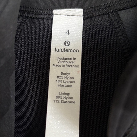 Lululemon Define Jacket Black Camo - new without tag! - Picture 2 of 4